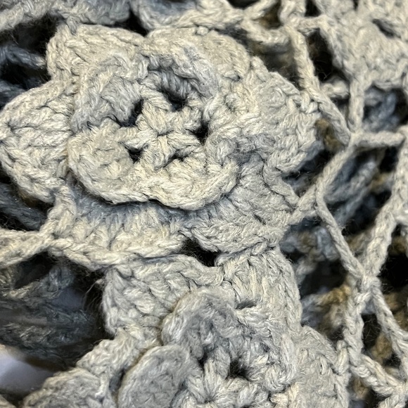 Handmade long stole.Braided flowers. - Picture 4 of 6